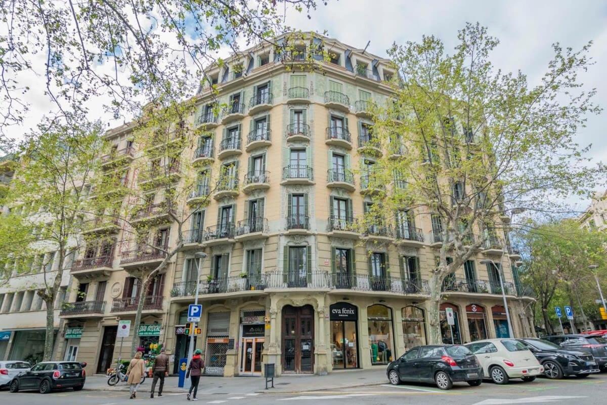 Elegant 4 bedrooms 3 bathrooms Catalan home Barcelona Bagian luar foto