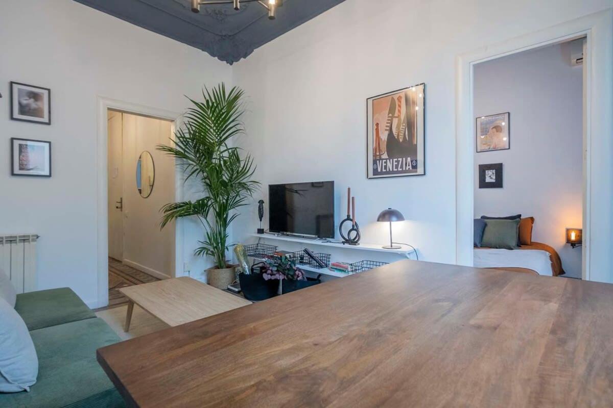 Elegant 4 bedrooms 3 bathrooms Catalan home Barcelona Bagian luar foto